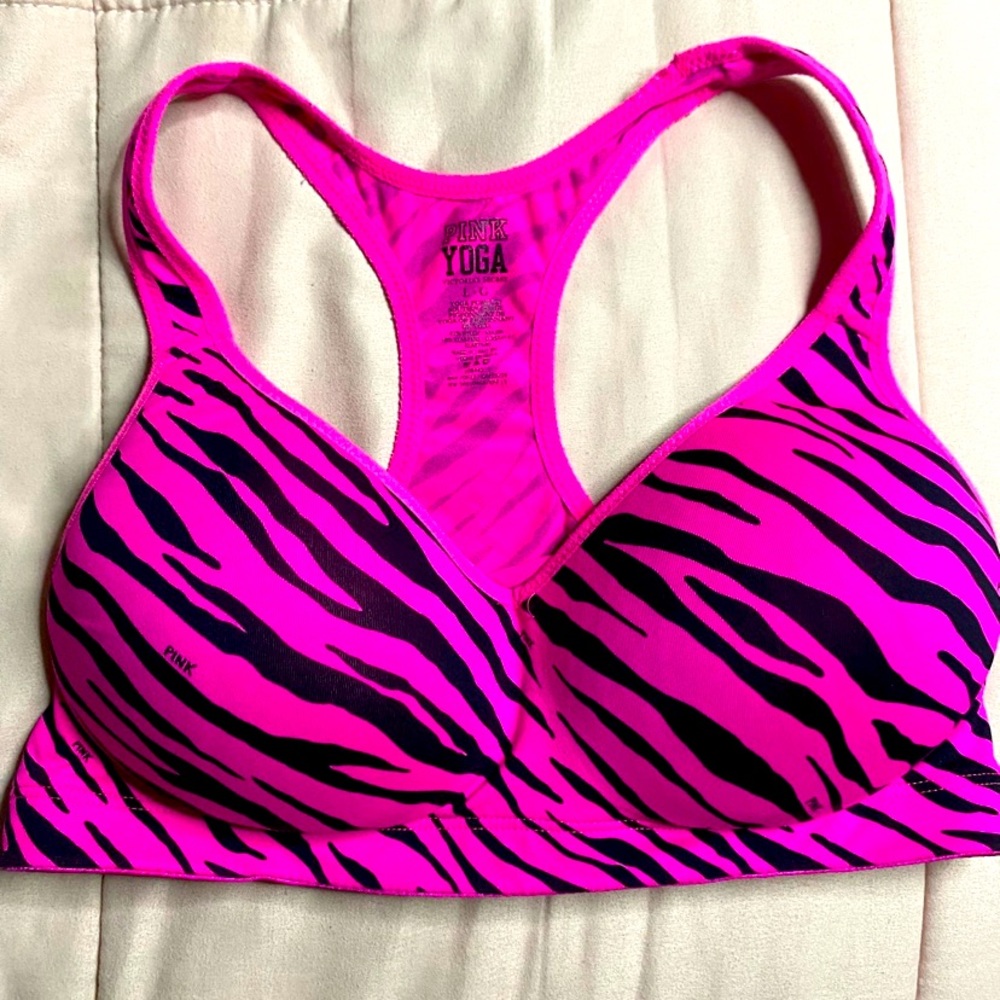 PINK By Victoria’s Secret a yoga/sports bra